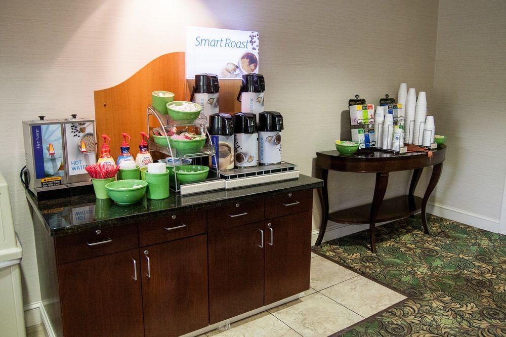 Holiday Inn Express Hotel & Suites Binghamton University-Vestal By Ihg Eksteriør billede